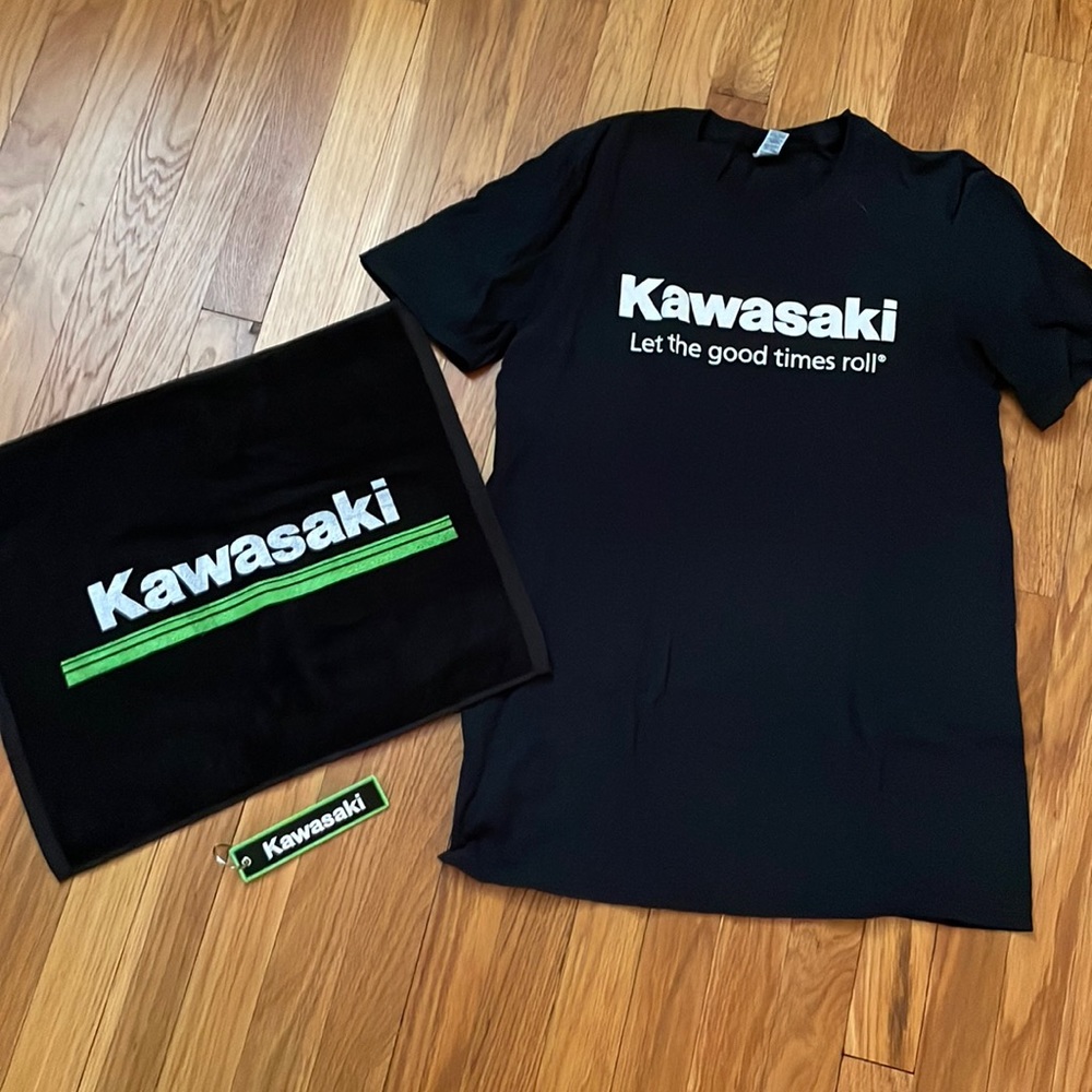*Great Gift* Kawasaki T-shirt, towel & key chain